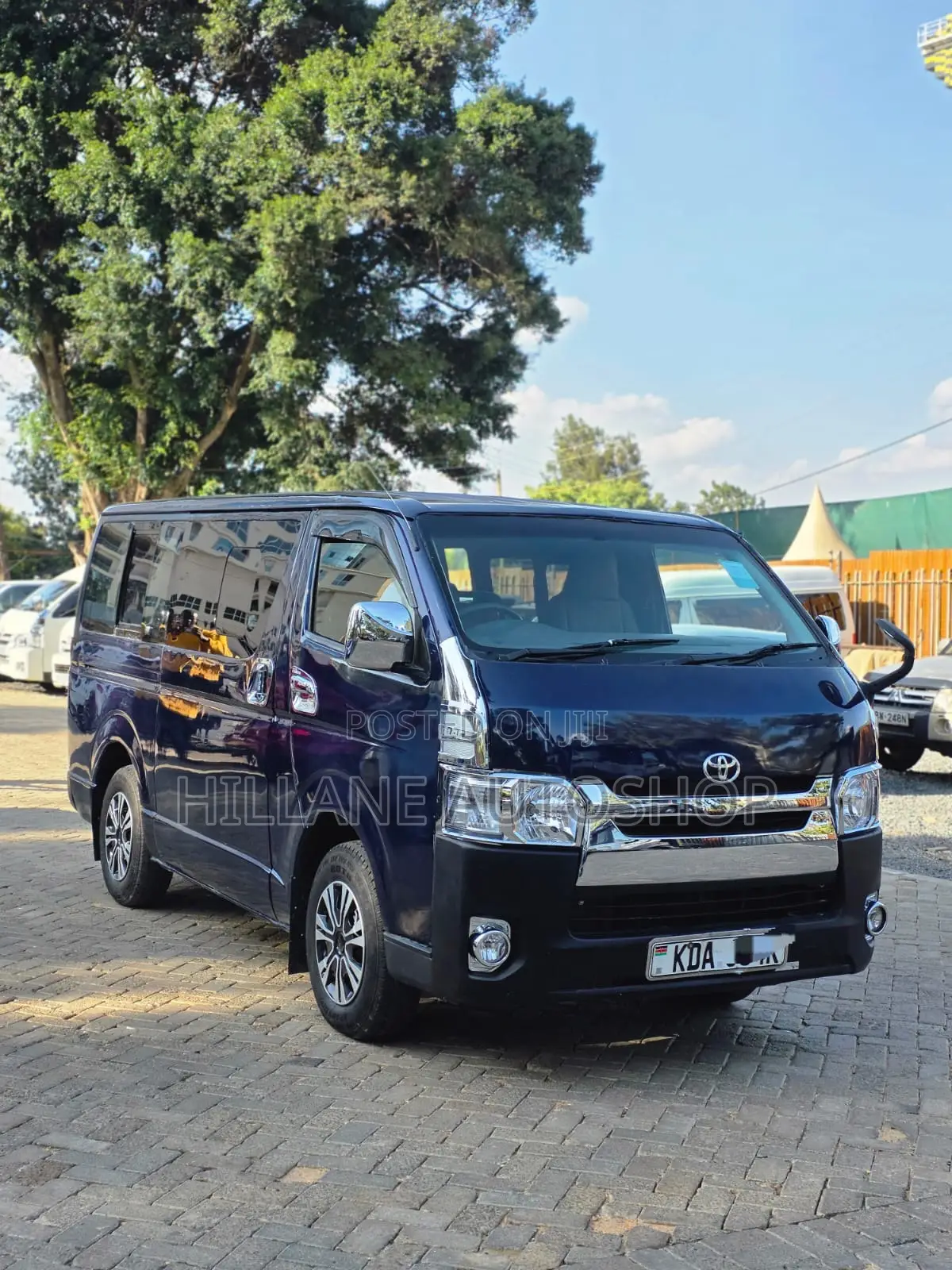 Toyota HiAce 2014 Blue