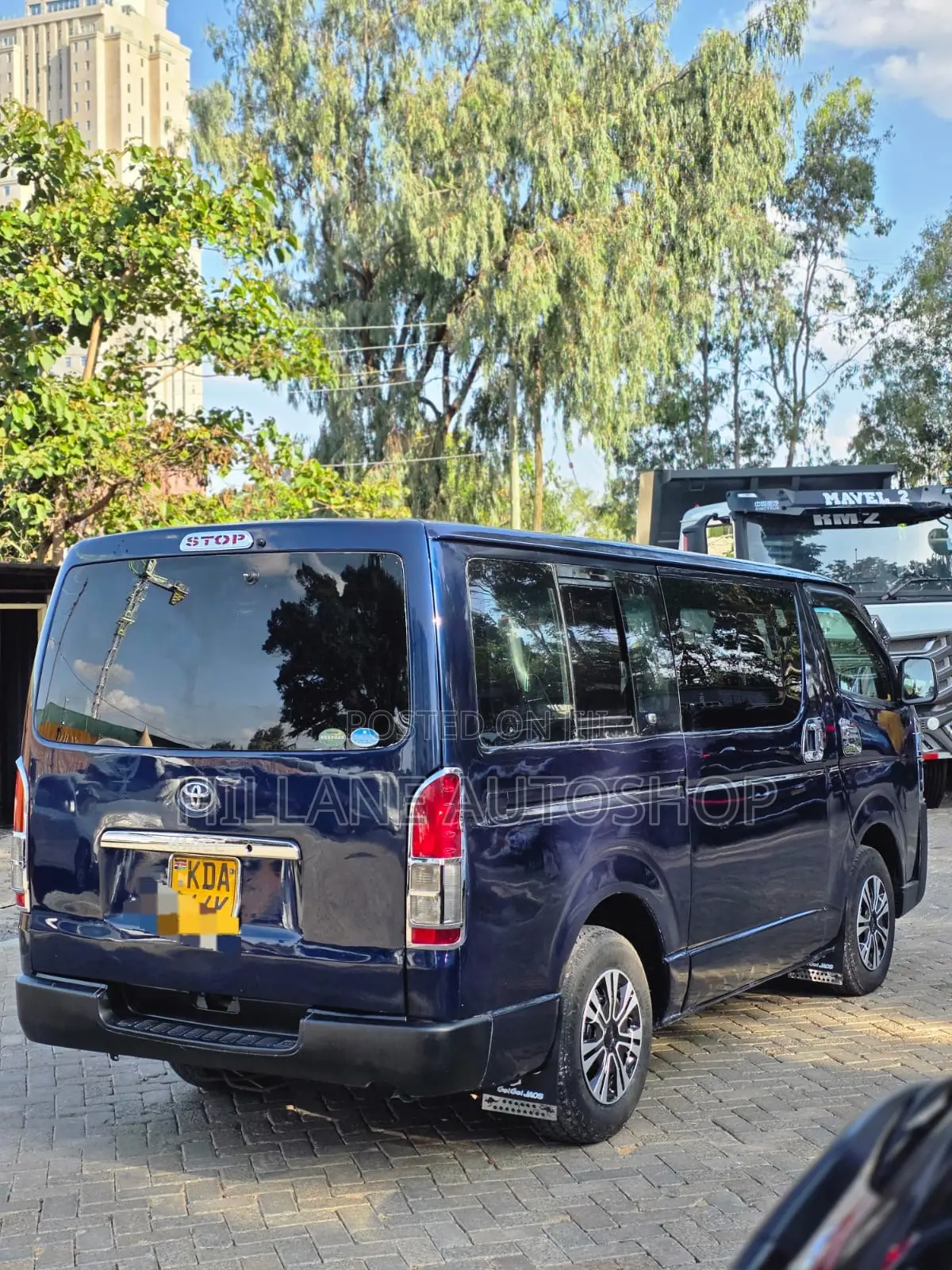 Toyota HiAce 2014 Blue