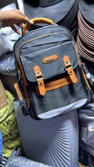 Black Heavy Capacity School Bag Backpack for Grade 1 to Grade 4