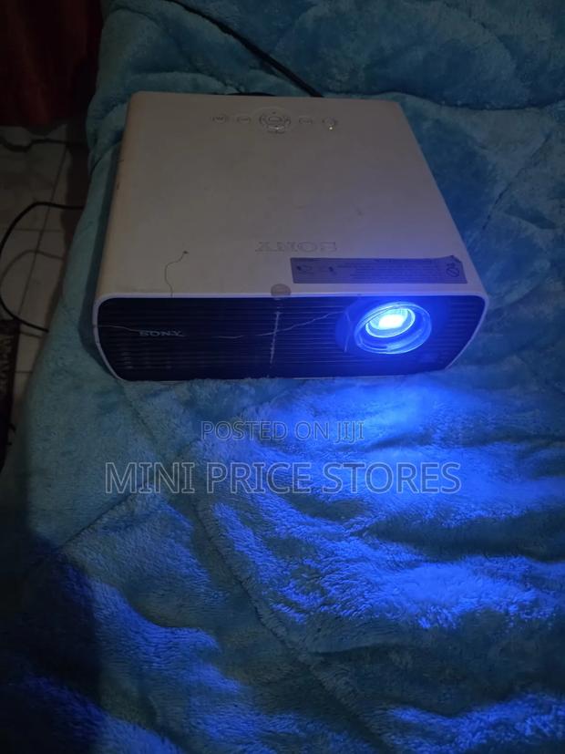 Sony Projector - thumbnail 2