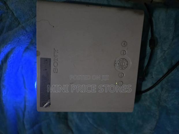Sony Projector - thumbnail 4