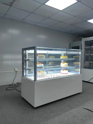 Edged Imported Commercial Cakes Display