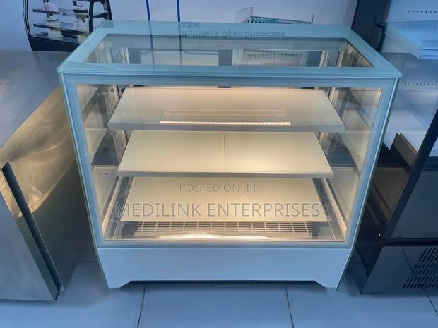 Modern. Straight Cake Display Machine Imported