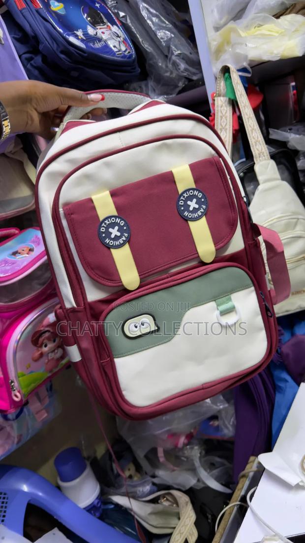 Maroon Heavy Capacity Unisex School Bags Grade 1 to 4