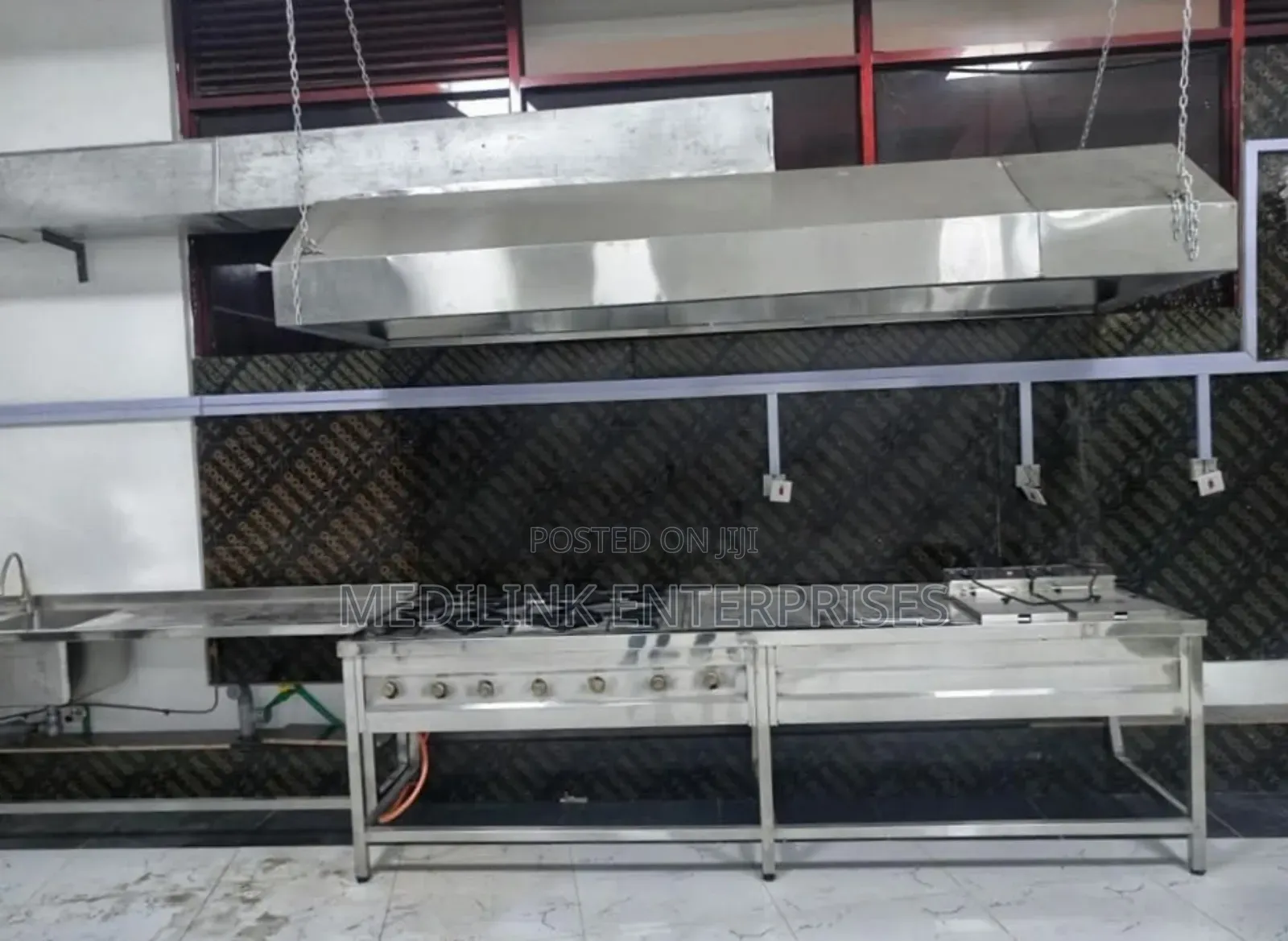 Modern Kitchen Set Up (Cooker+Hood)
