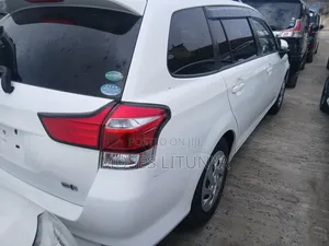 Toyota Corolla Fielder 1.5 Hybrid FWD 2020 White