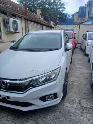 Honda Grace 1.5 Hybrid AWD 2019 White