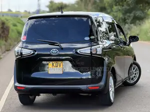 Toyota Sienta 1.5 FWD 2018 Black