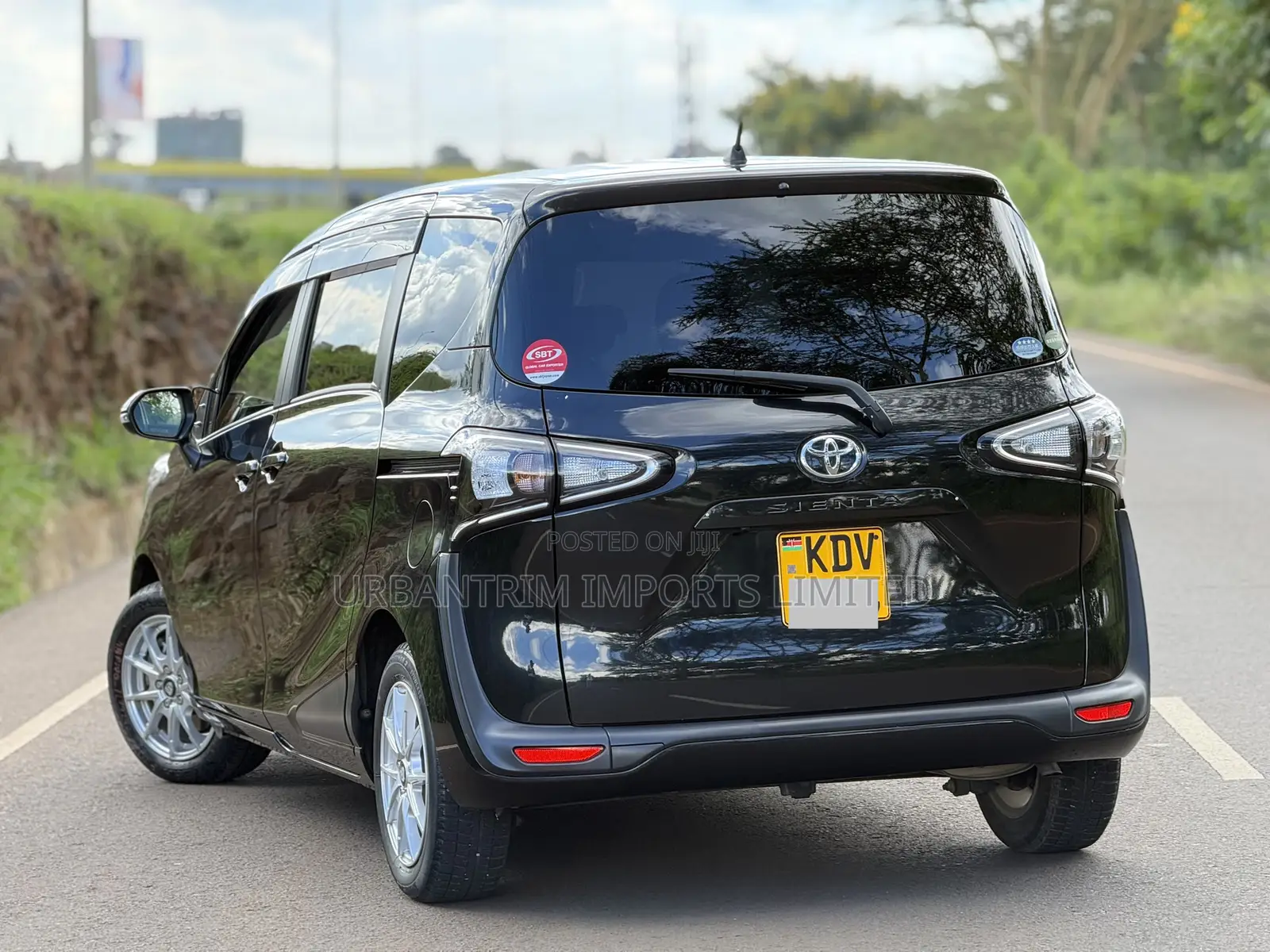 Toyota Sienta 1.5 FWD 2018 Black