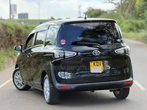 Toyota Sienta 1.5 FWD 2018 Black