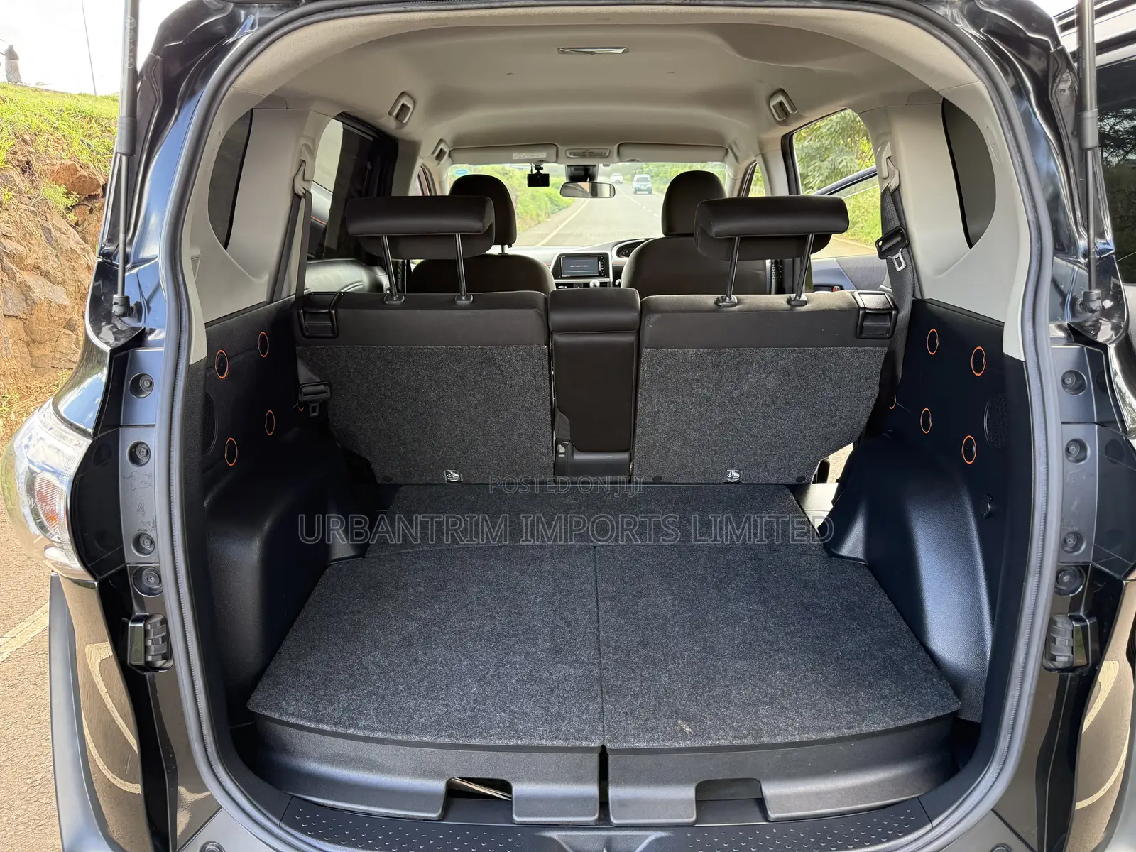 Toyota Sienta 1.5 FWD 2018 Black