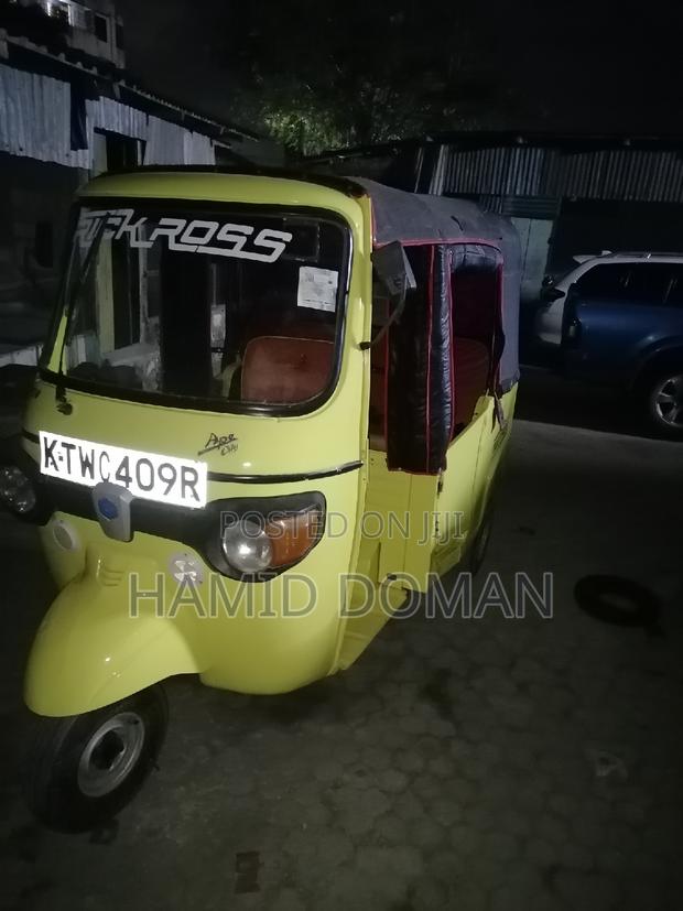 Piaggio 2023 Yellow