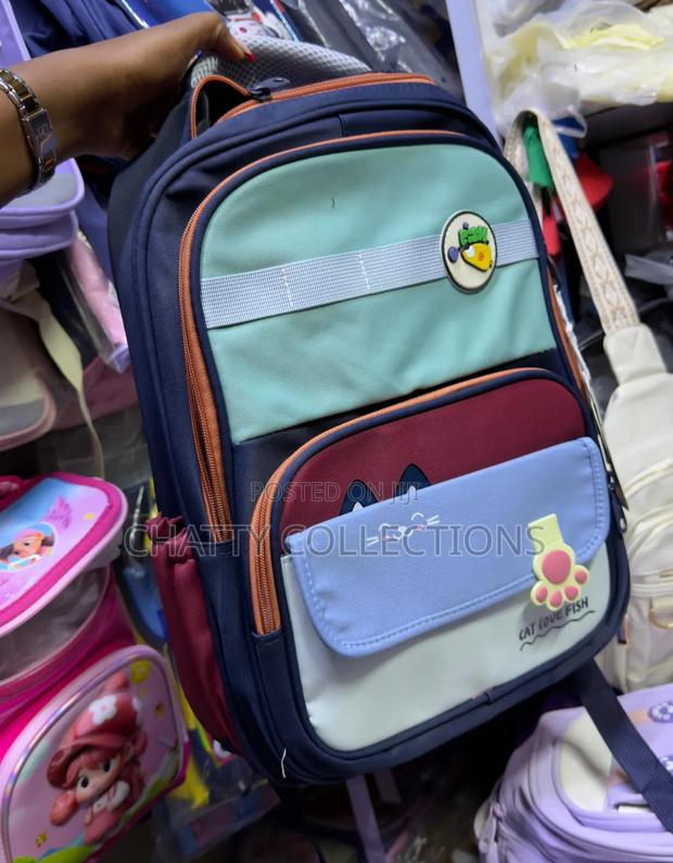 Heavy Capacity Unisex School Bags Grade 1 to 4 - thumbnail 2