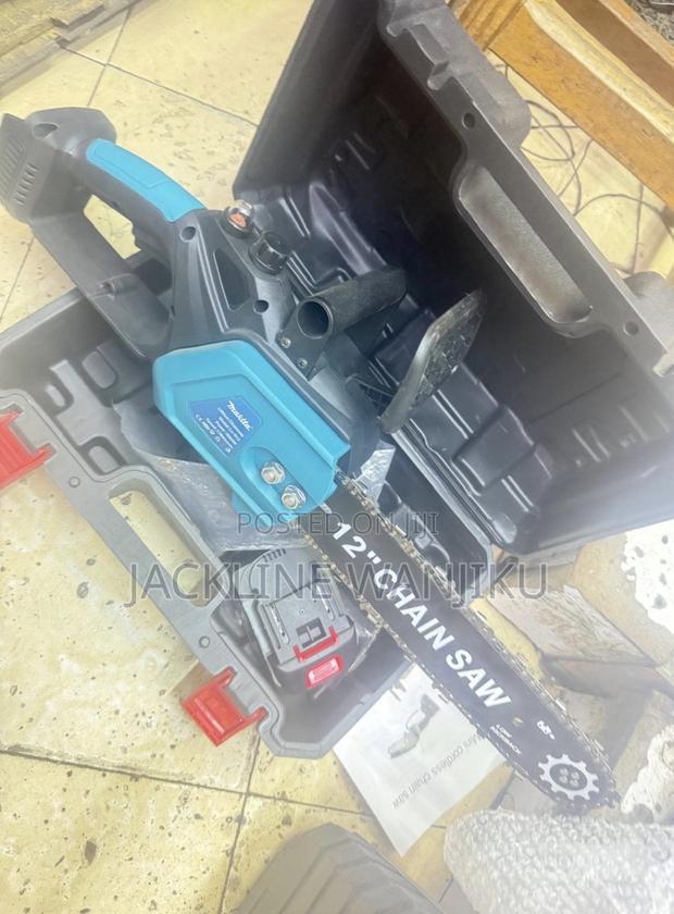 New Makita Cordless Powersaw / Rechargeable Chainsaw 12”/ Cordless Saw