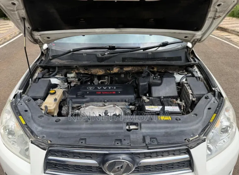 Toyota RAV4 2012 White