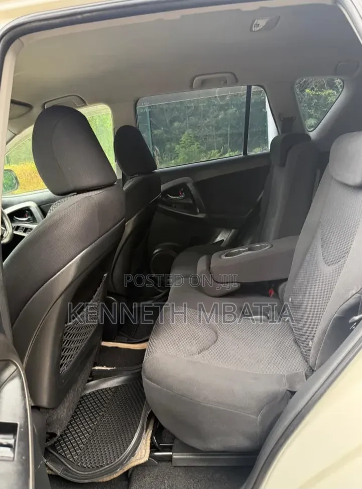 Toyota RAV4 2012 White
