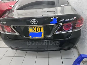Toyota Crown 2018 Black