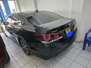 Toyota Crown 2018 Black
