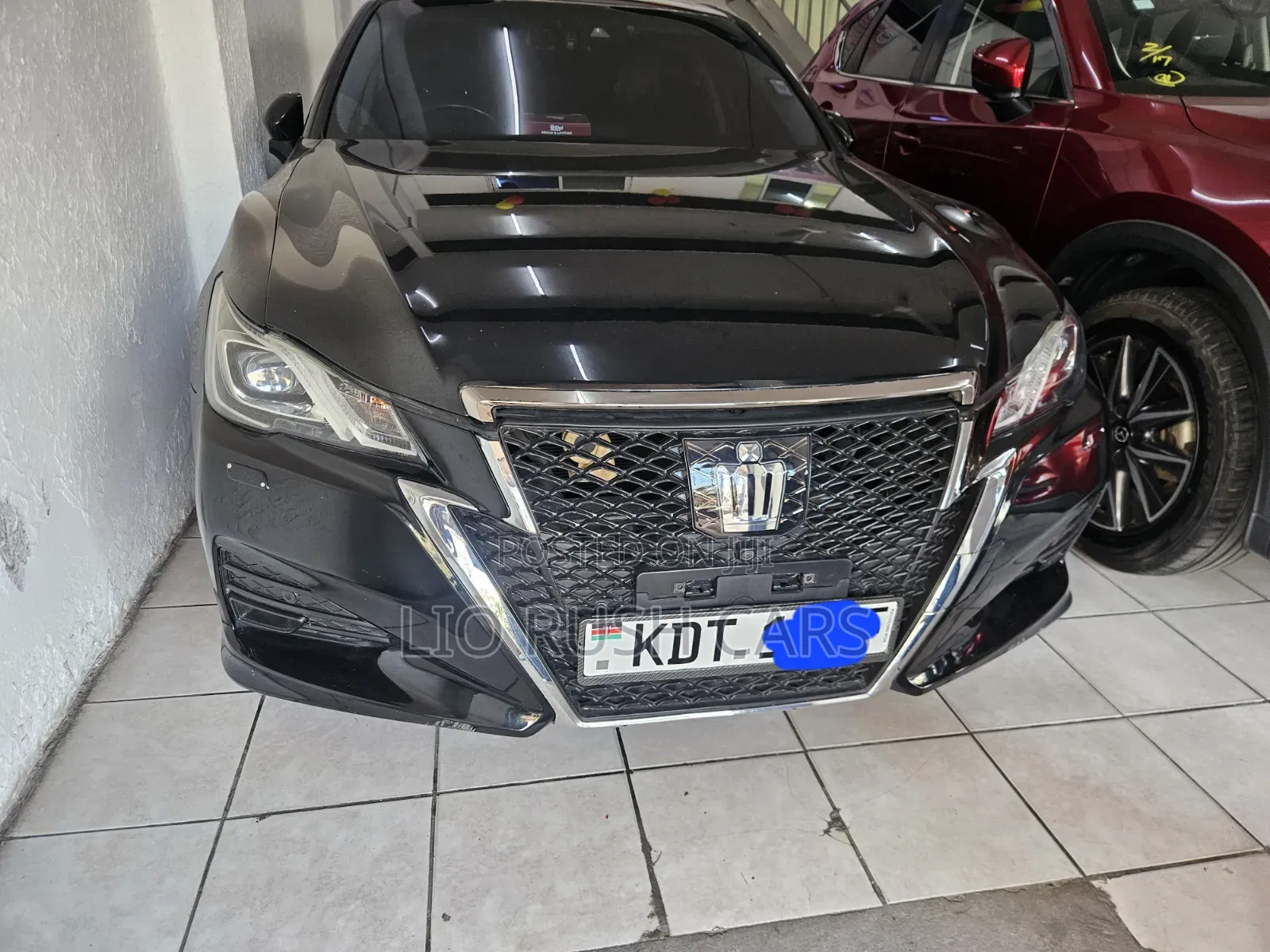 Toyota Crown 2018 Black