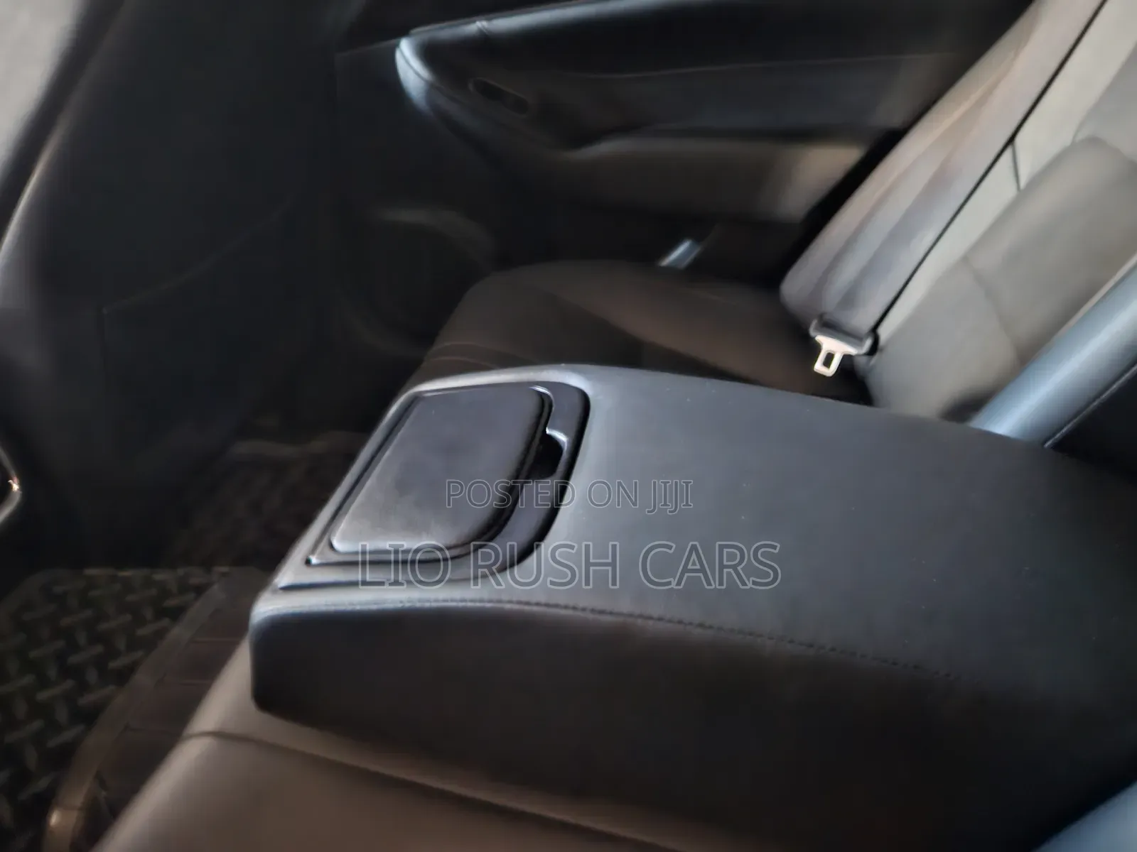 Toyota Crown 2018 Black