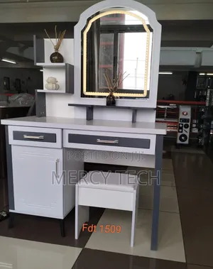 Executive Dressing Table With Sliding Mirror (Fdt1509)
