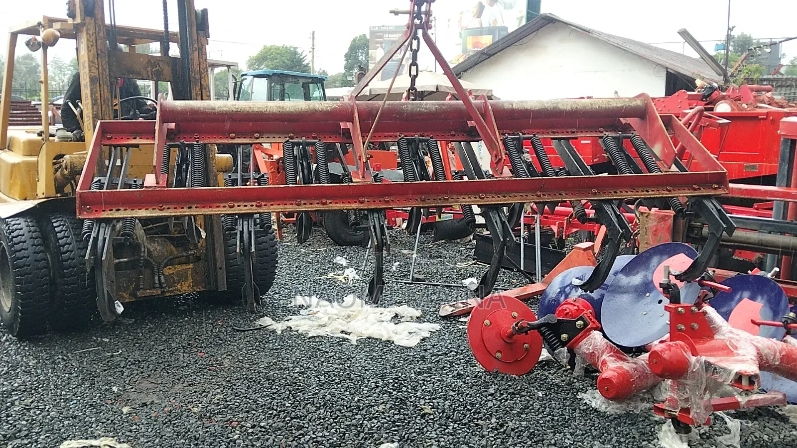 11 Tines Adjustable Tiller