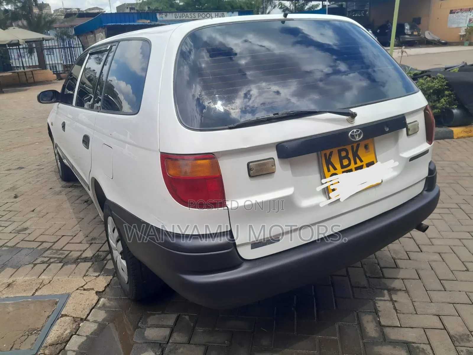 Toyota Caldina 2002 White