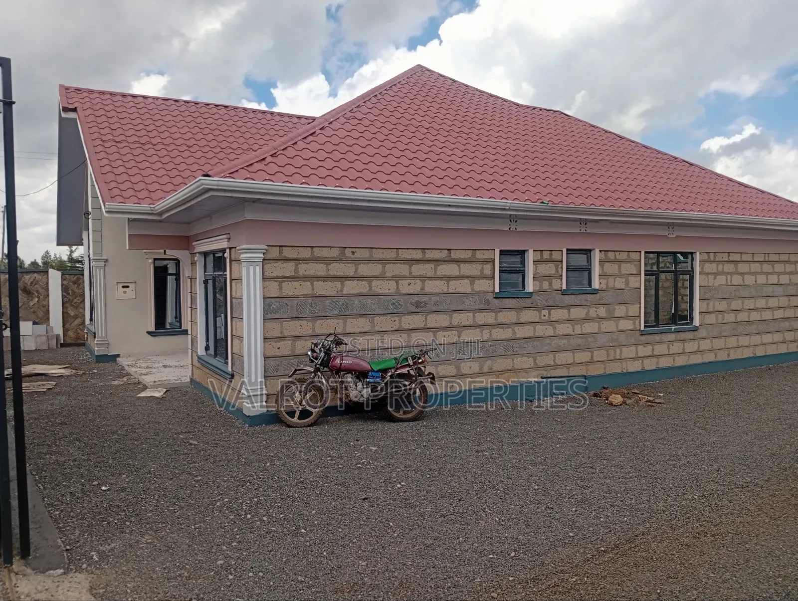 4bdrm Bungalow in Matasia for sale