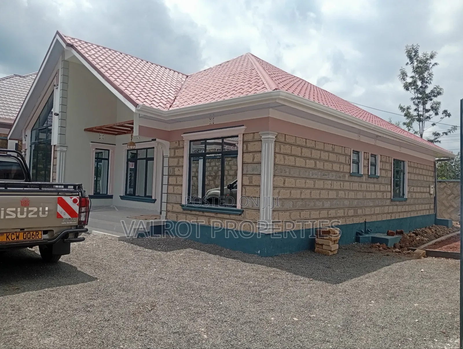 4bdrm Bungalow in Matasia for sale