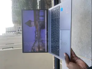 Laptop HP ZBook Firefly G8 8GB Intel Core i5 SSD 512GB