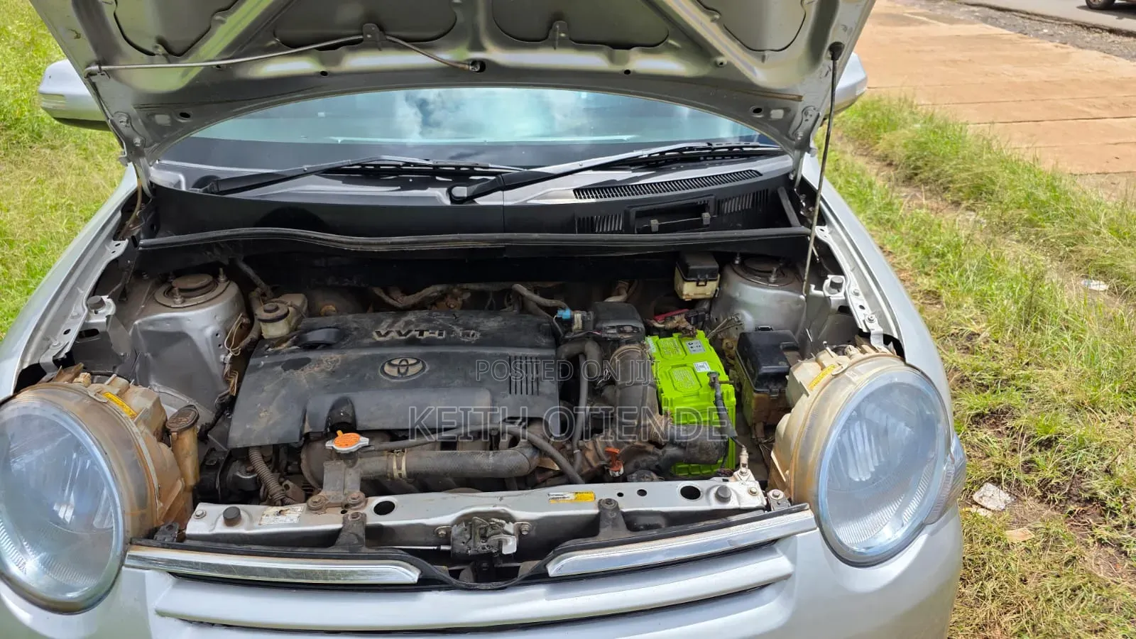 Toyota Sienta 1.5 FWD 2010 Silver