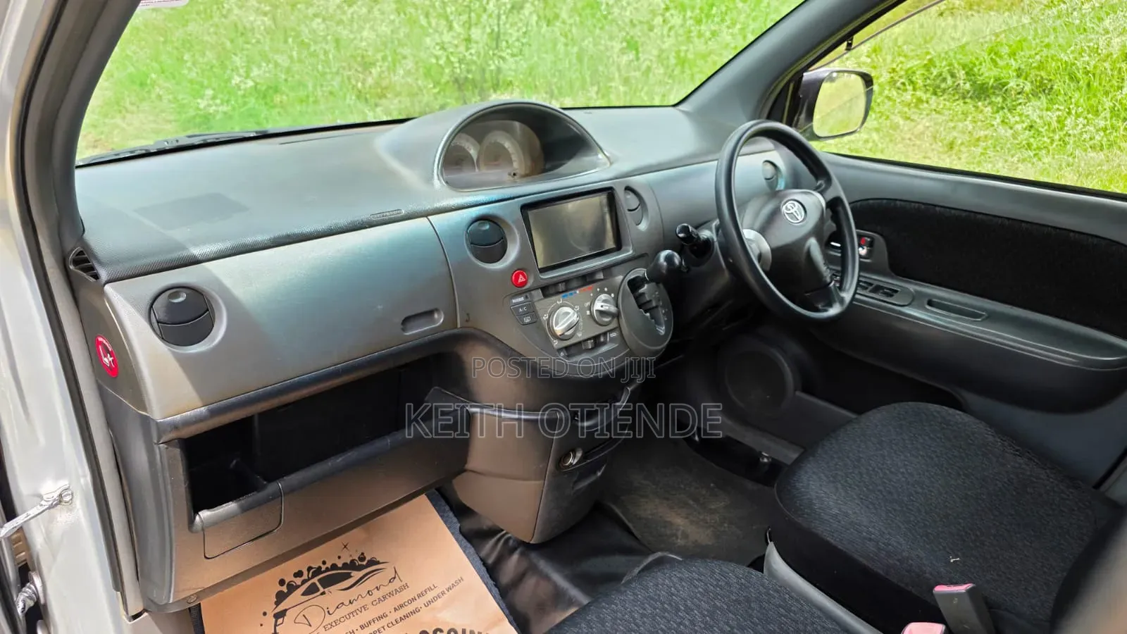 Toyota Sienta 1.5 FWD 2010 Silver