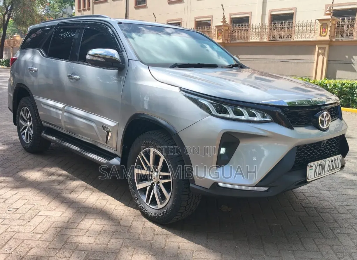 Toyota Fortuner 2018 Silver