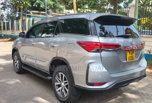 Toyota Fortuner 2018 Silver