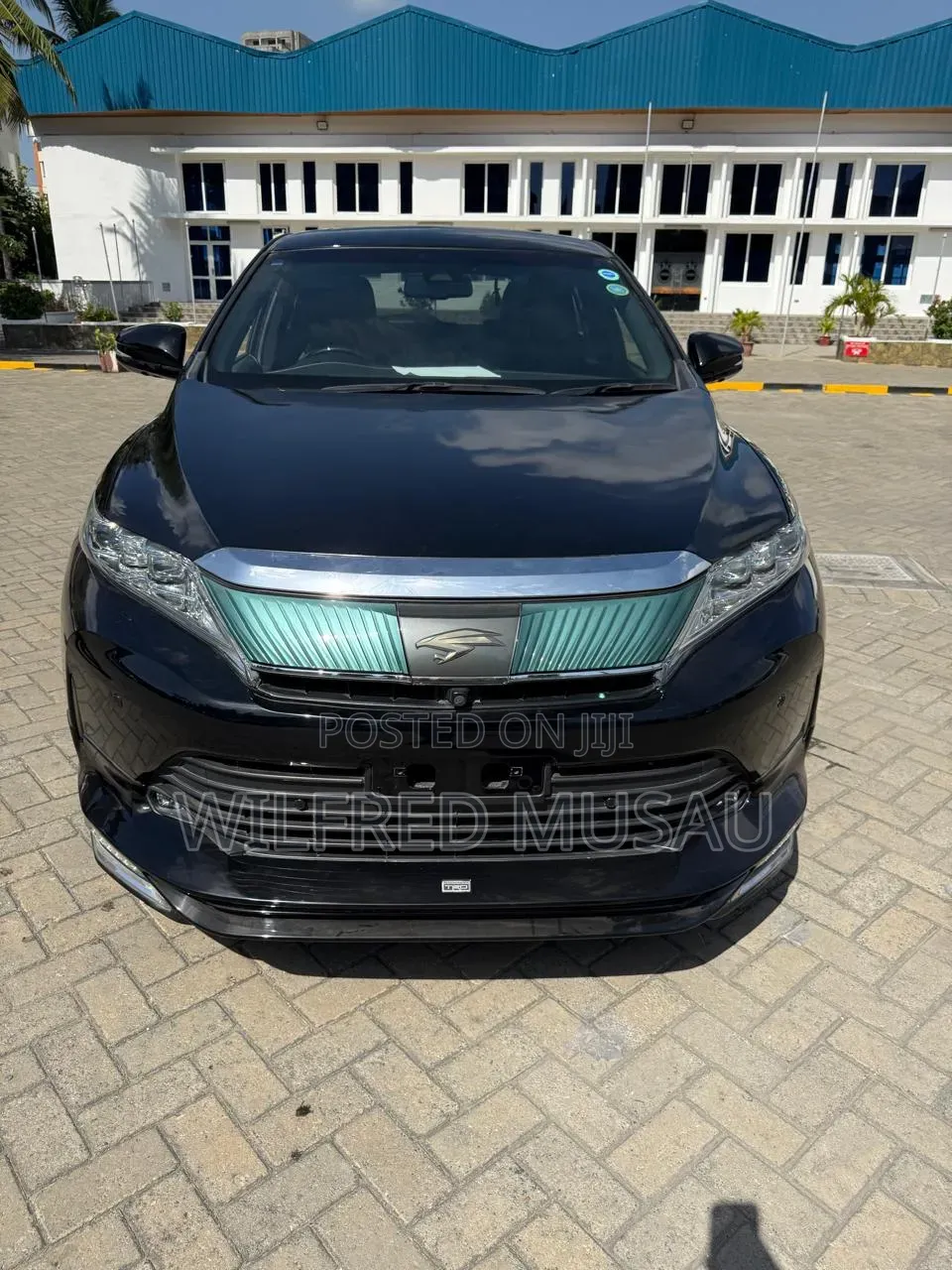 Toyota Harrier 2.5 Hybrid 4WD 2019 Black