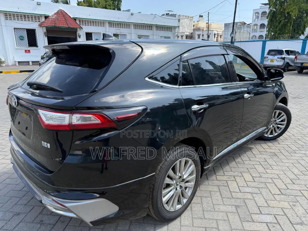 Toyota Harrier 2.5 Hybrid 4WD 2019 Black