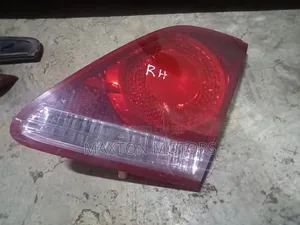 Toyota Crown 2007 Athlete Boot Lights