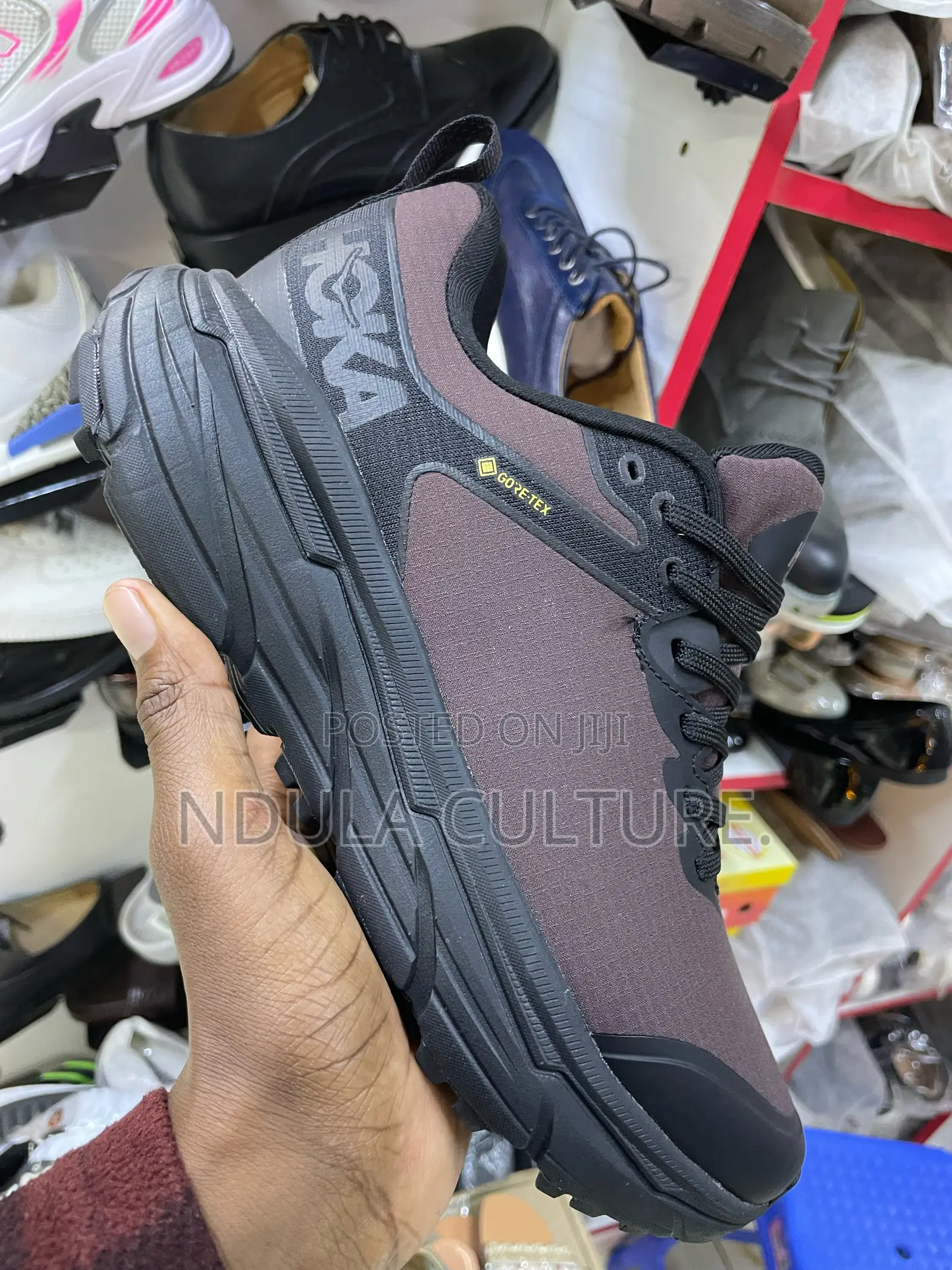 Hoka 1 Bondi Sneakers