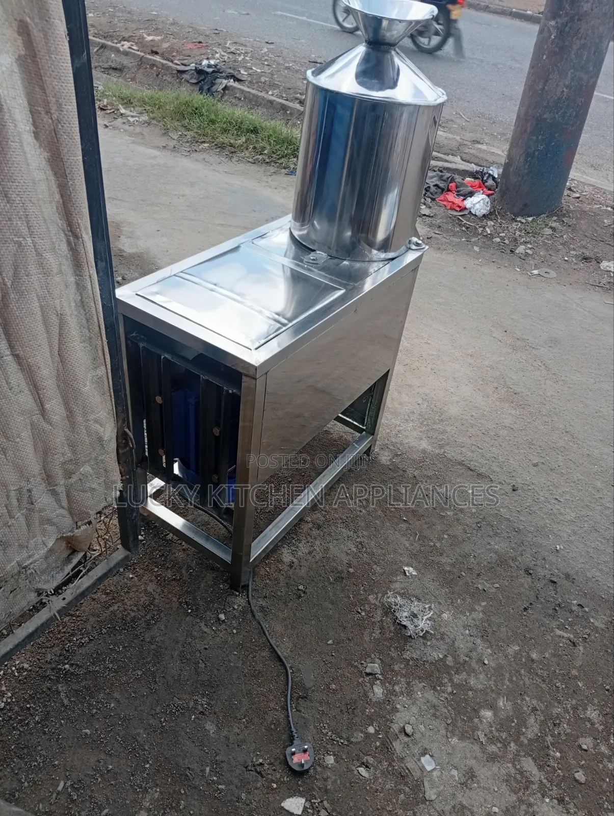 Peanut Gridding Machine.