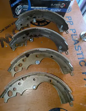Brake Shoe/Lining Noah Voxy