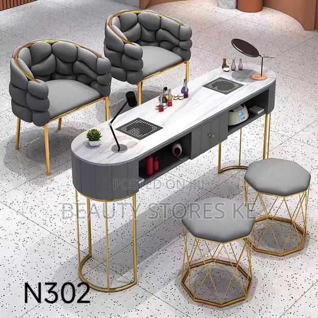 Vip Manicure Nail Table With Seats Complete