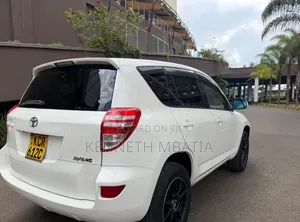 Toyota RAV4 2012 White