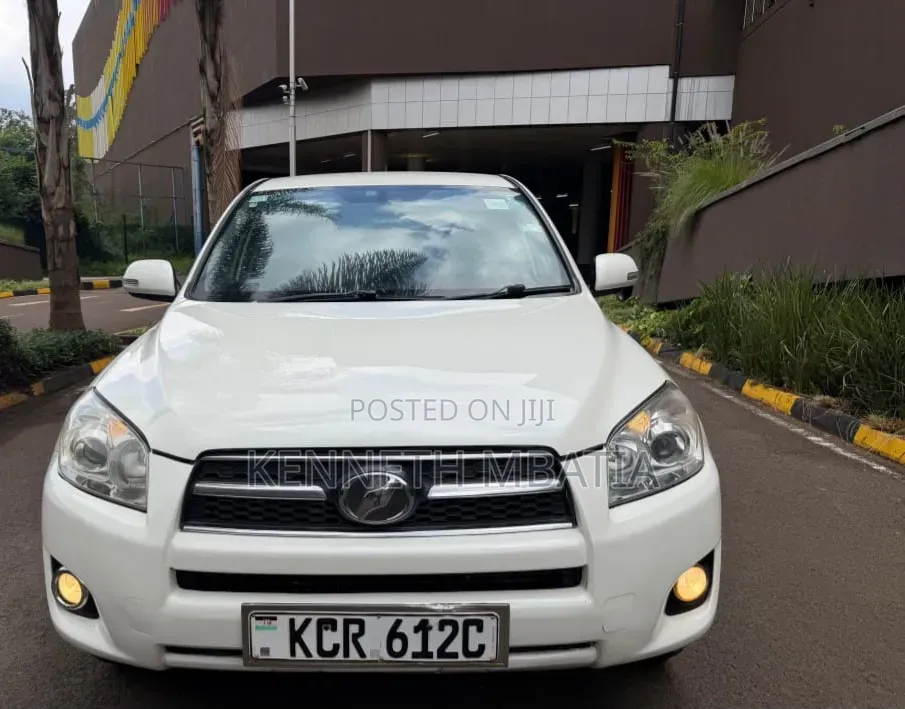 Toyota RAV4 2012 White