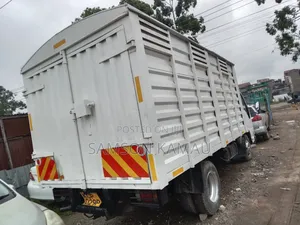 Isuzu NKR Canter