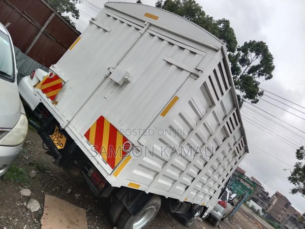 Isuzu NKR Canter - thumbnail 5