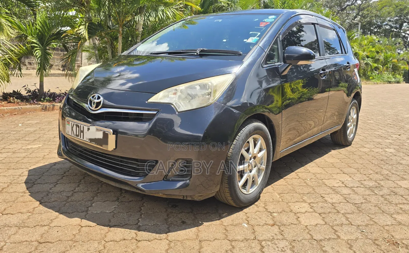 Toyota Ractis 2014 Black