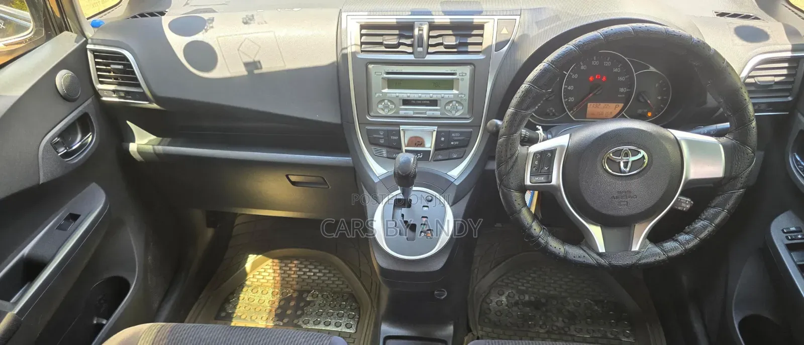 Toyota Ractis 2014 Black