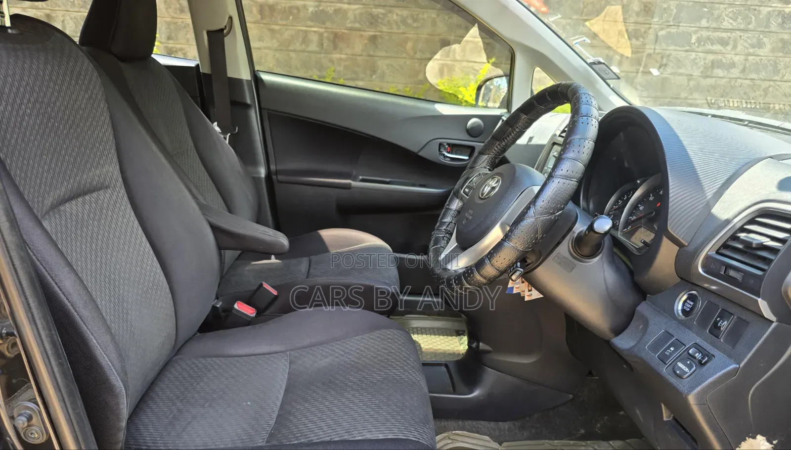 Toyota Ractis 2014 Black