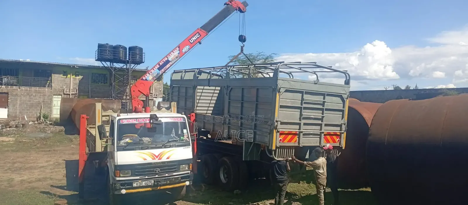 Heavy Weight Lifting Services (Crane Services)