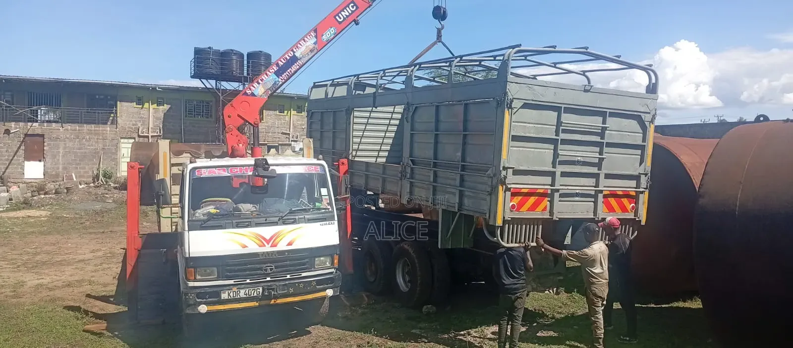Heavy Weight Lifting Services (Crane Services)